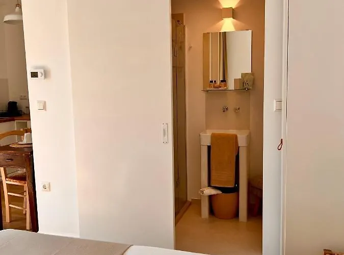 Adi Boutique House Bed and Breakfast 4*